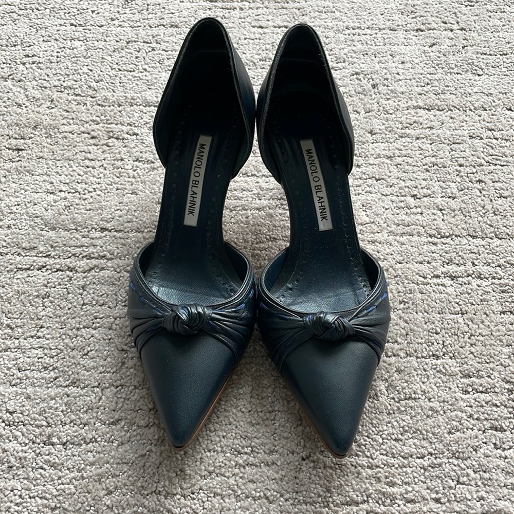 Manolo Blahnik kitty heel size 36